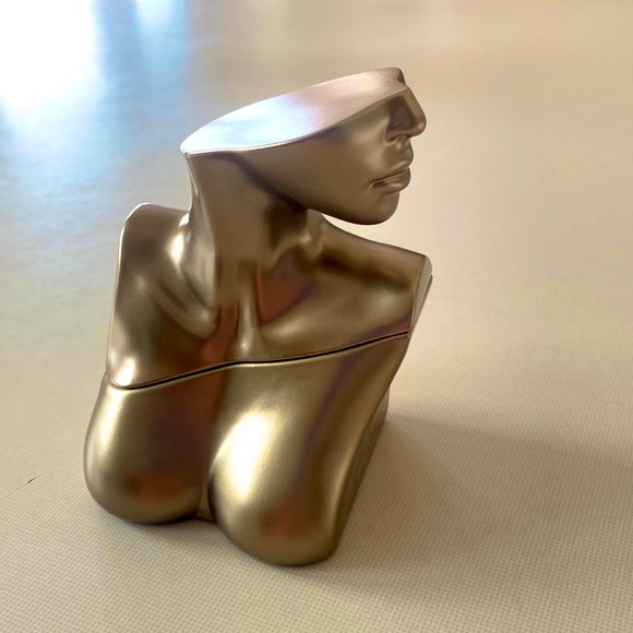 Billie Eilish perfume - Picture 5 of 7